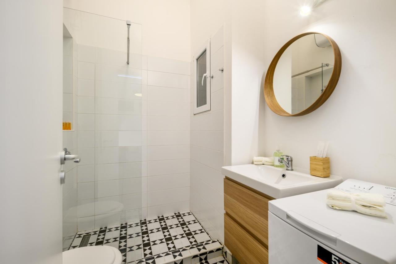 Stylish Yellow Suite In The Heart Of Budapest Esterno foto